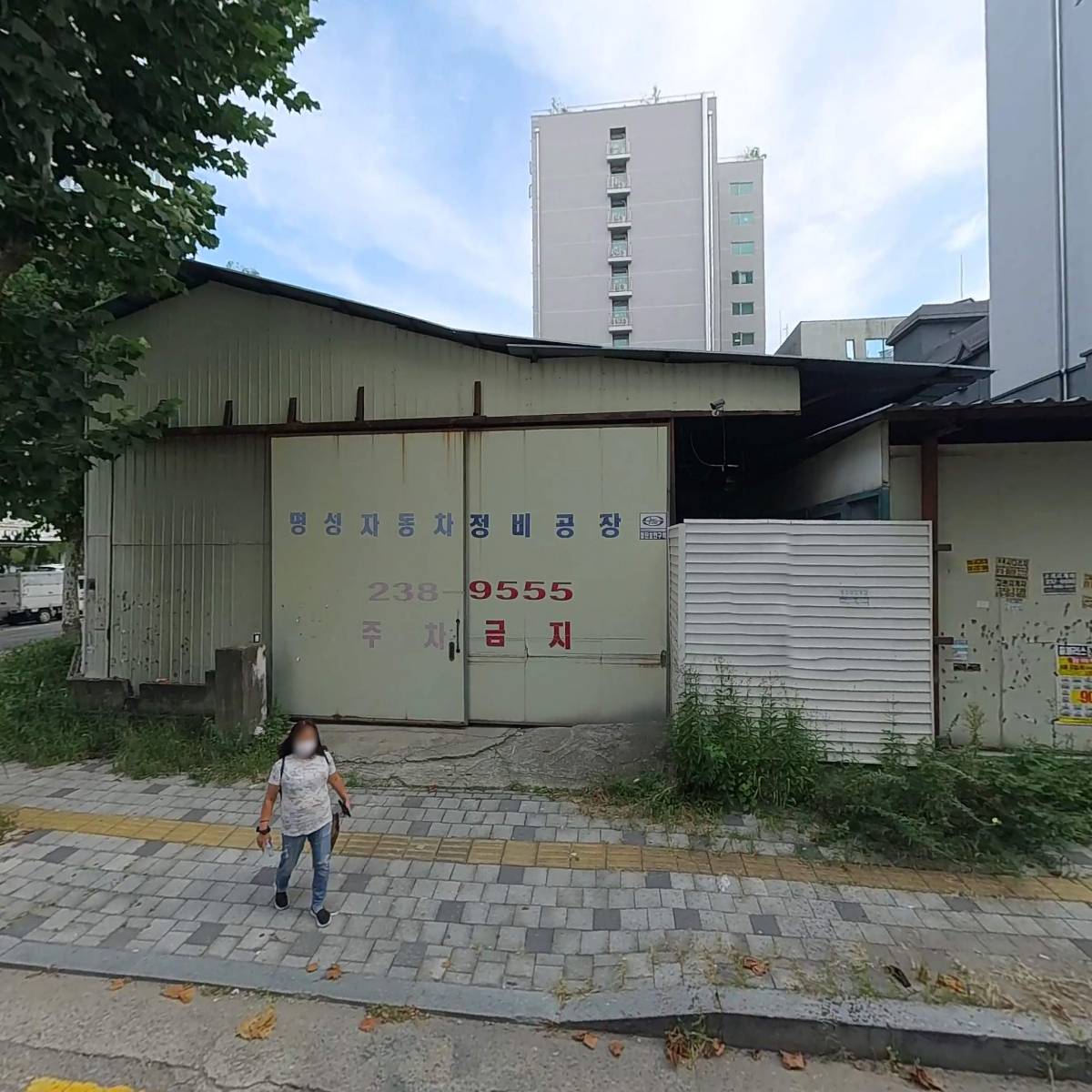우니레더웍스_3