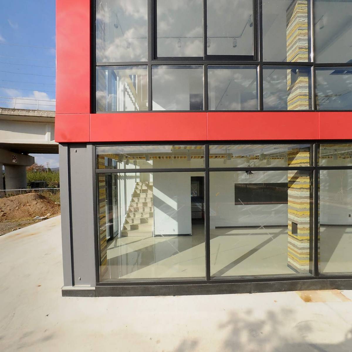 주식회사 지와이비