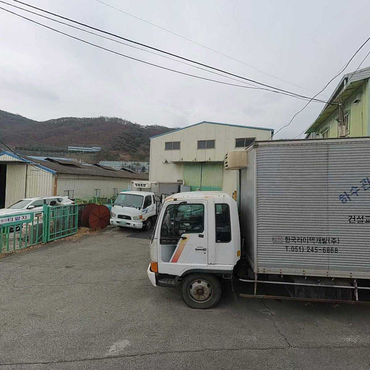 （주）티알지
