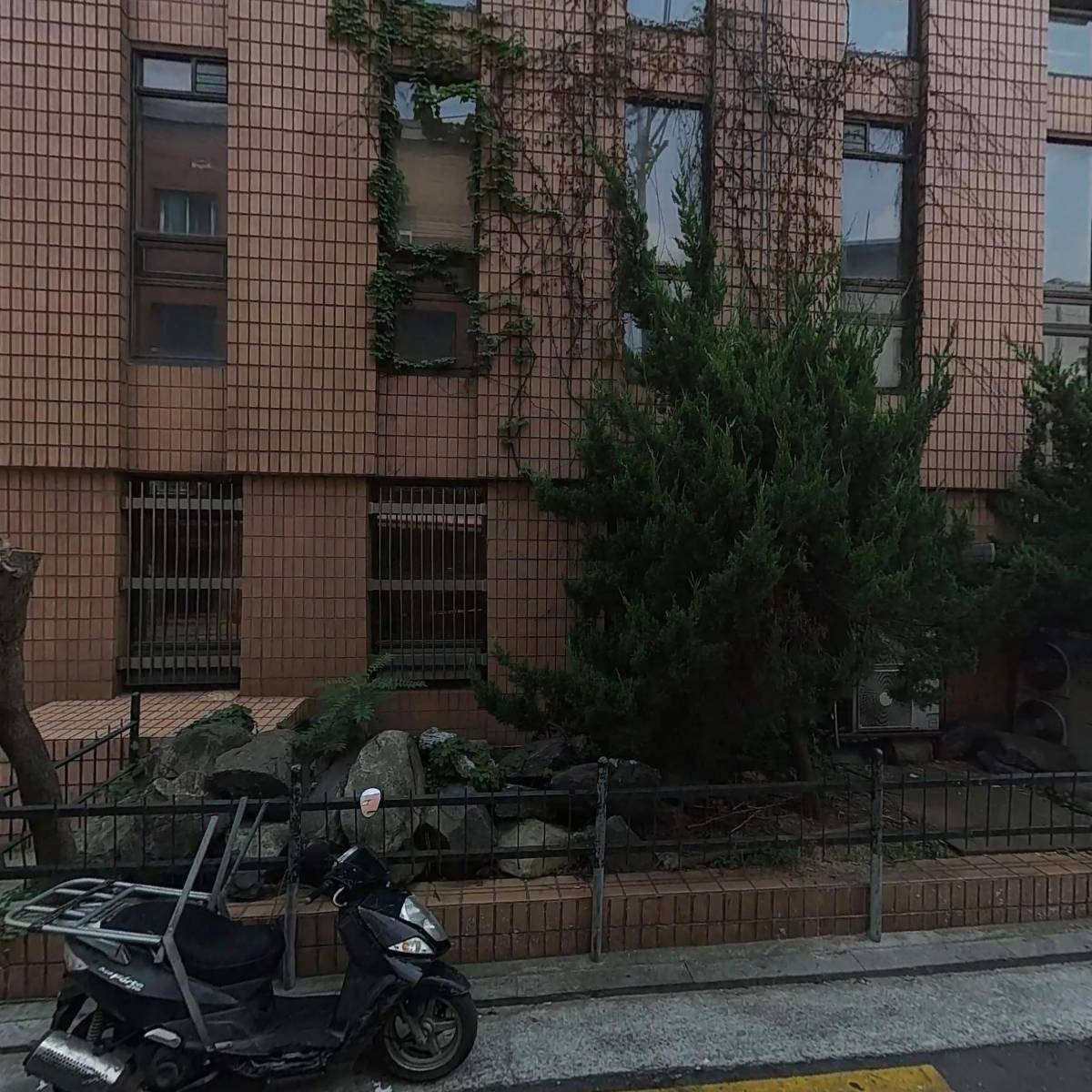 율컴퍼니