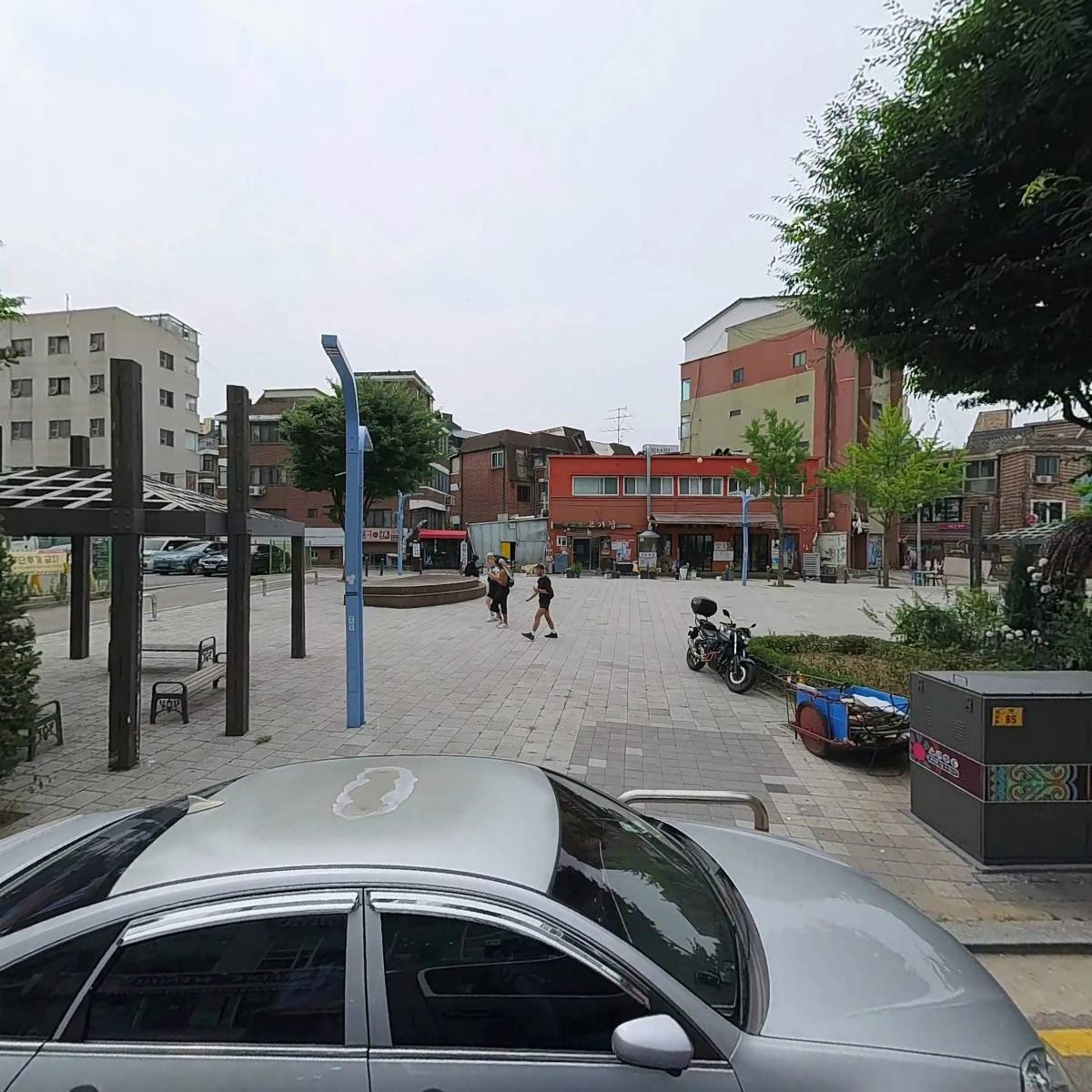 레드컨테이너 홍대역점_3