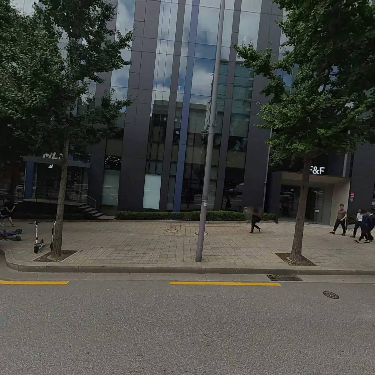 (주)에프앤코