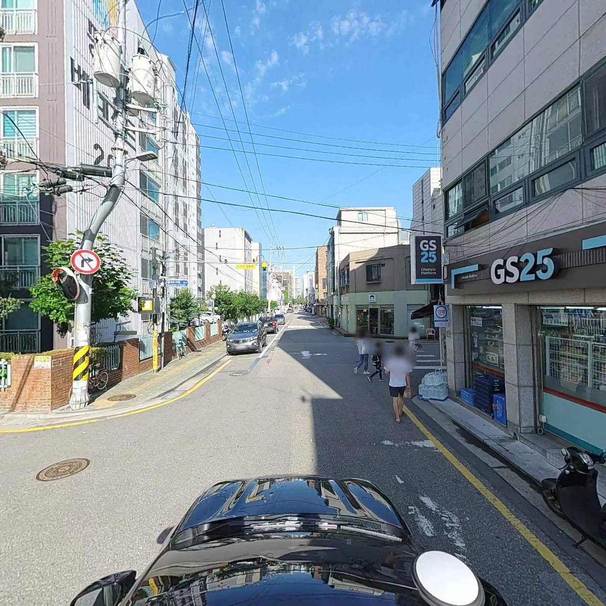 봄(Bom)어페럴_4