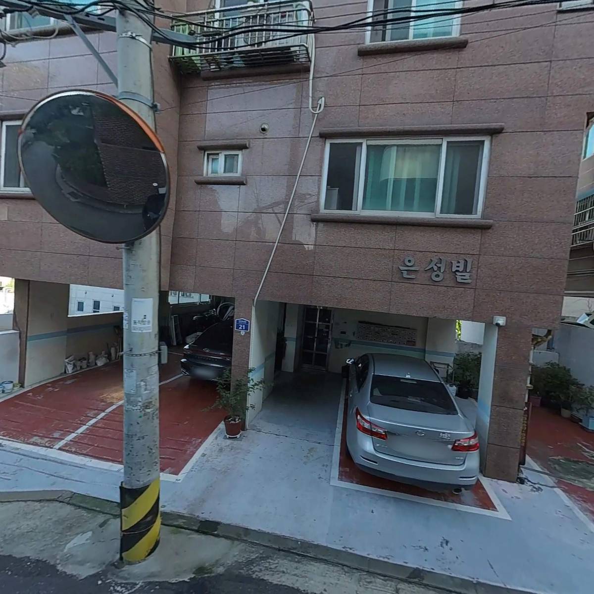 엔와이하우스_3