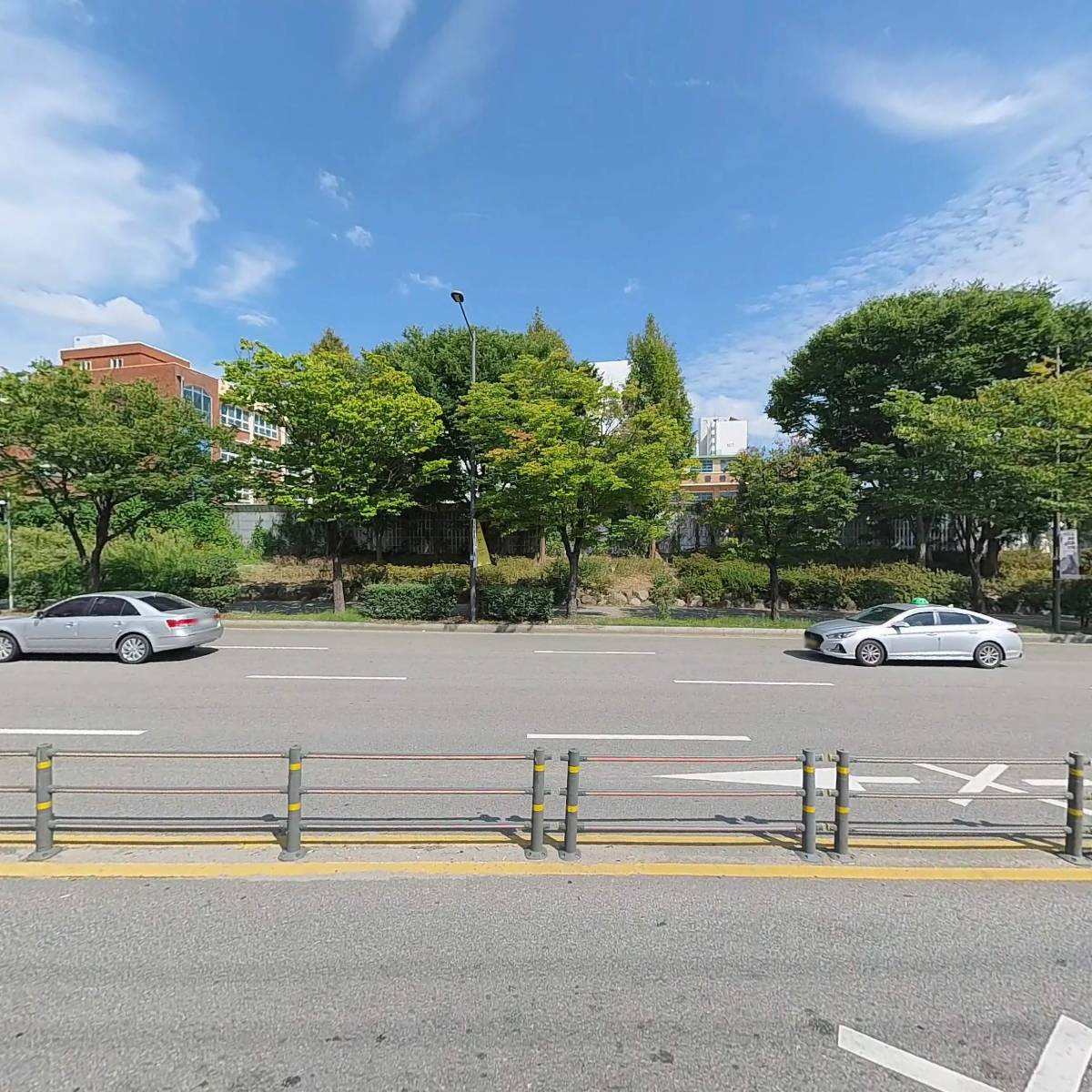 한국맥도날도유한회사 용봉DT점_3