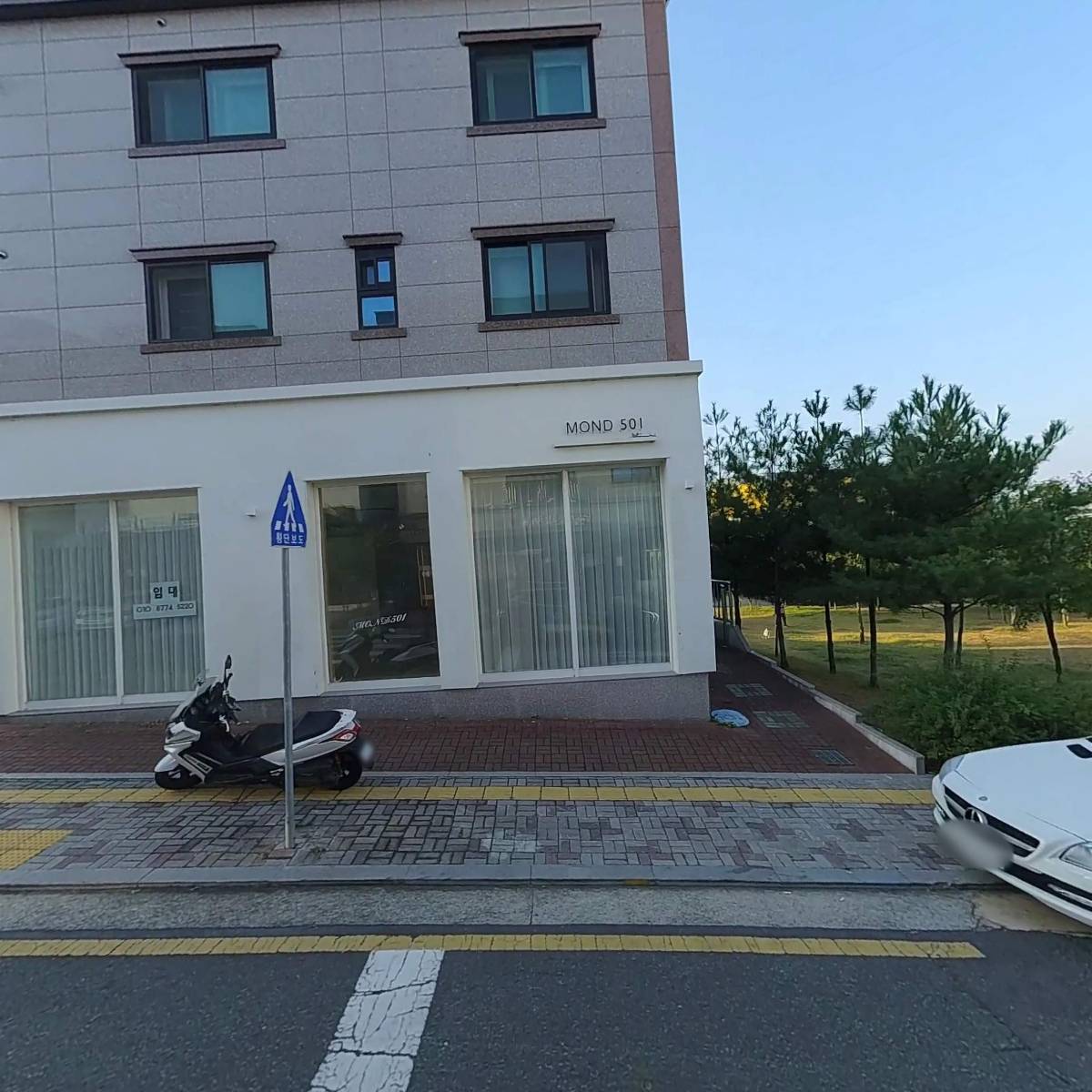카페 라우드(lawood)_3