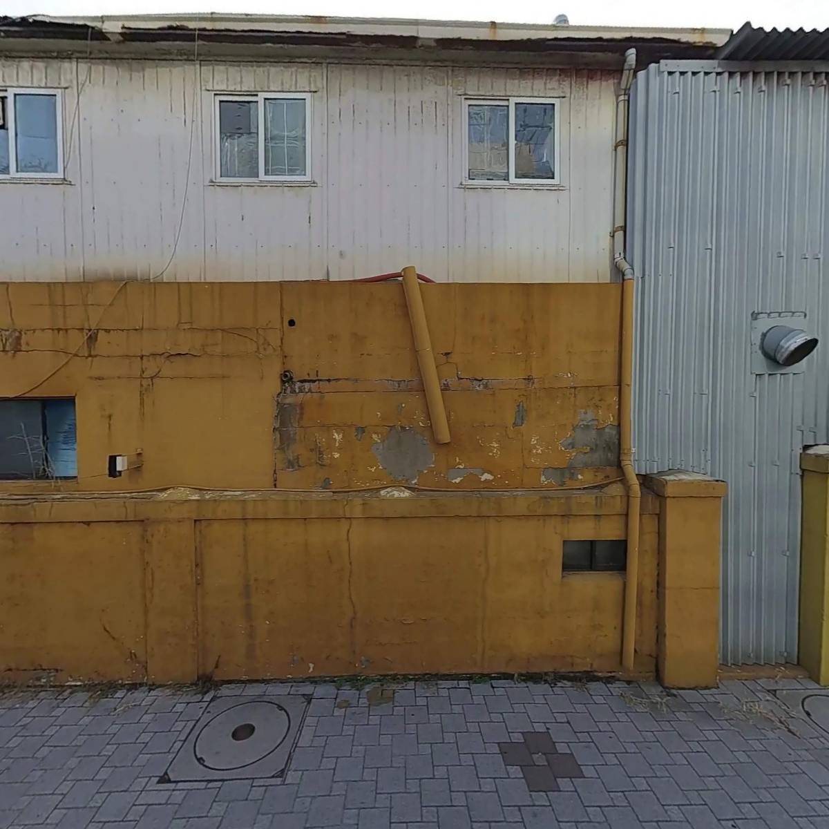 욱성화학（주）